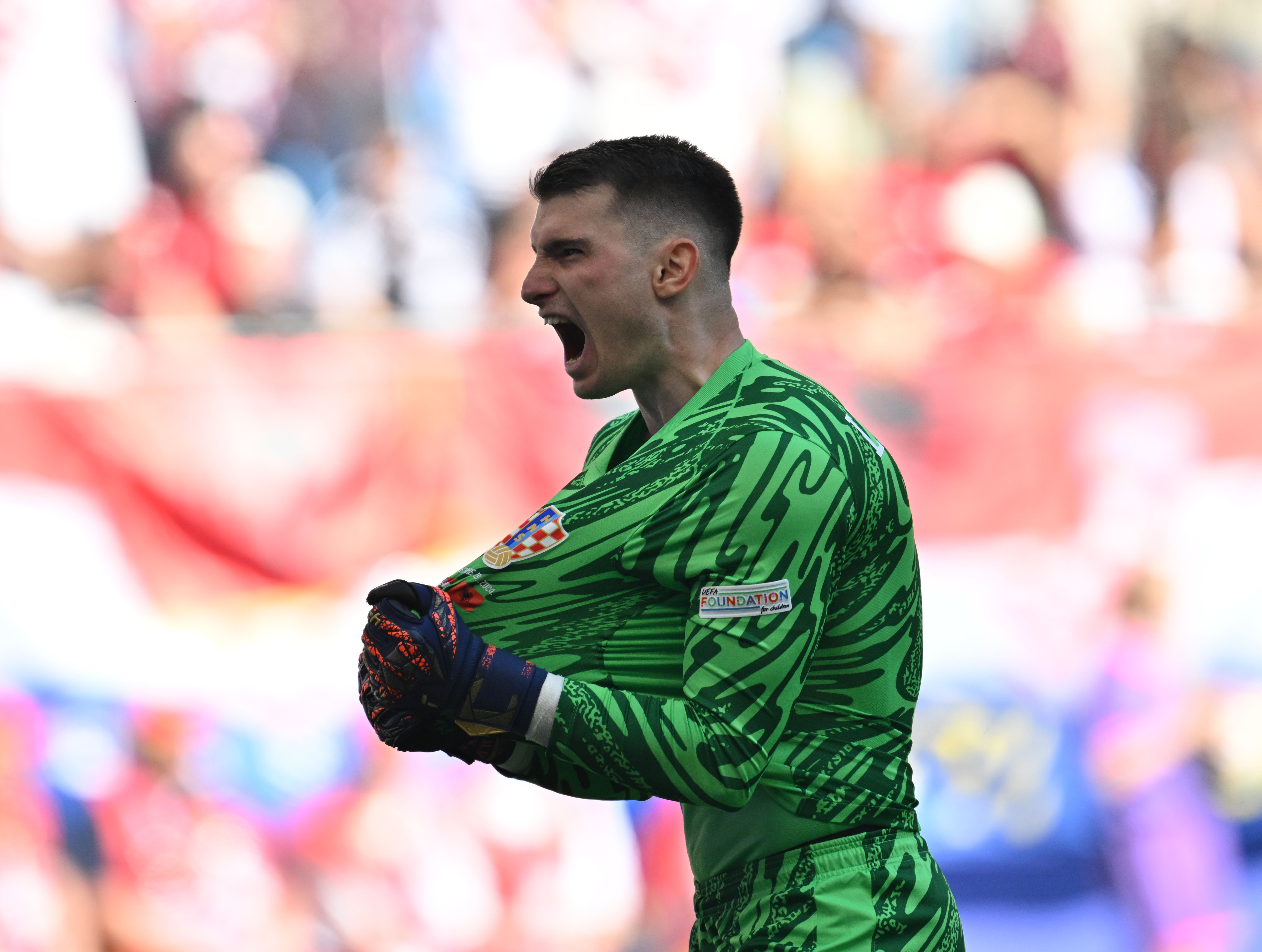 开云体育登录-包含克罗地亚队凭一将之力，逆袭火线晋级欧洲杯的词条