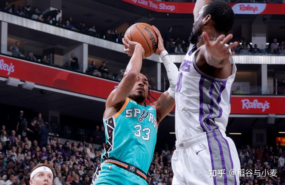 生涯首次三双表现，新星崛起成焦点的简单介绍