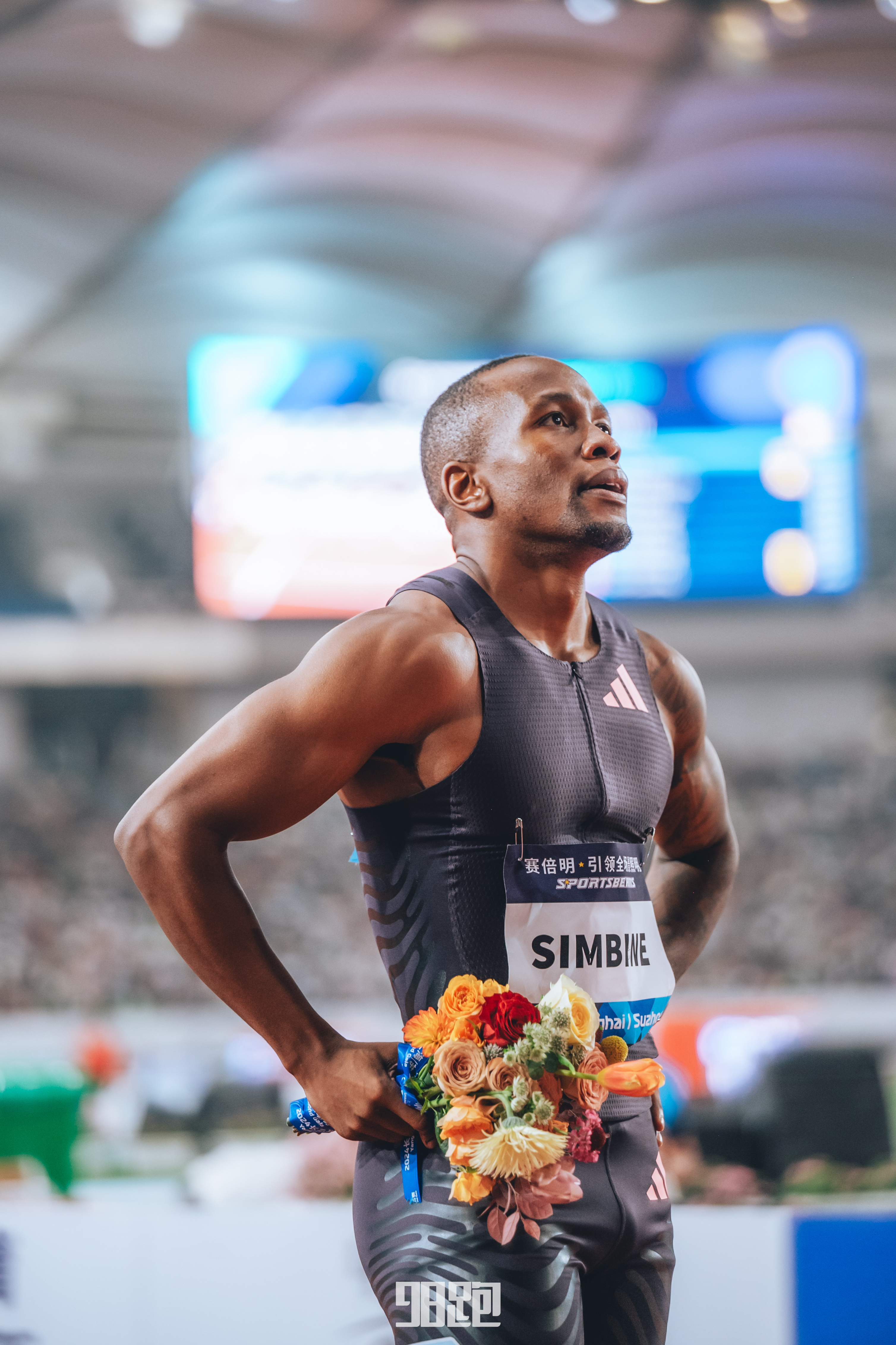 关于南非田径选手突破个人最好成绩的信息