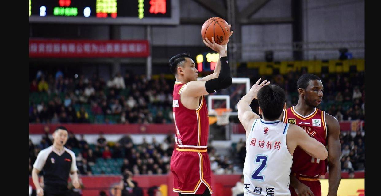 开云官网-主教练与球员默契配合，取得连胜