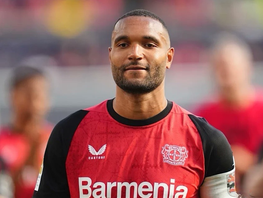 包含勒沃库森主帅调整战术，效果立竿见影的词条