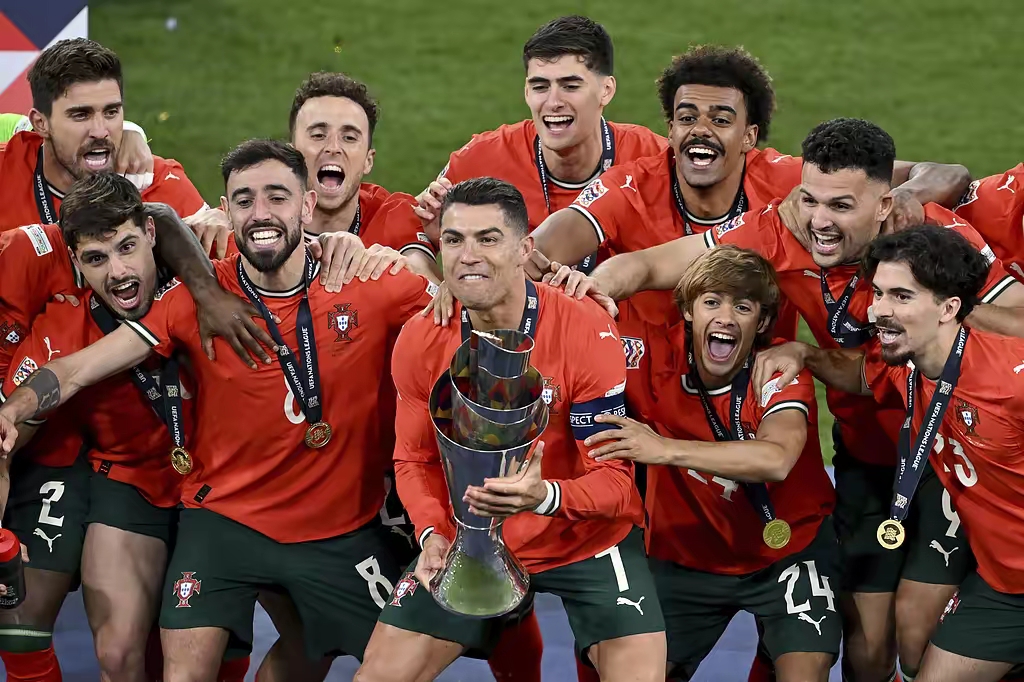 开云体育官网-足球欧国联比赛热度持续增长，球员实力斗志昂扬