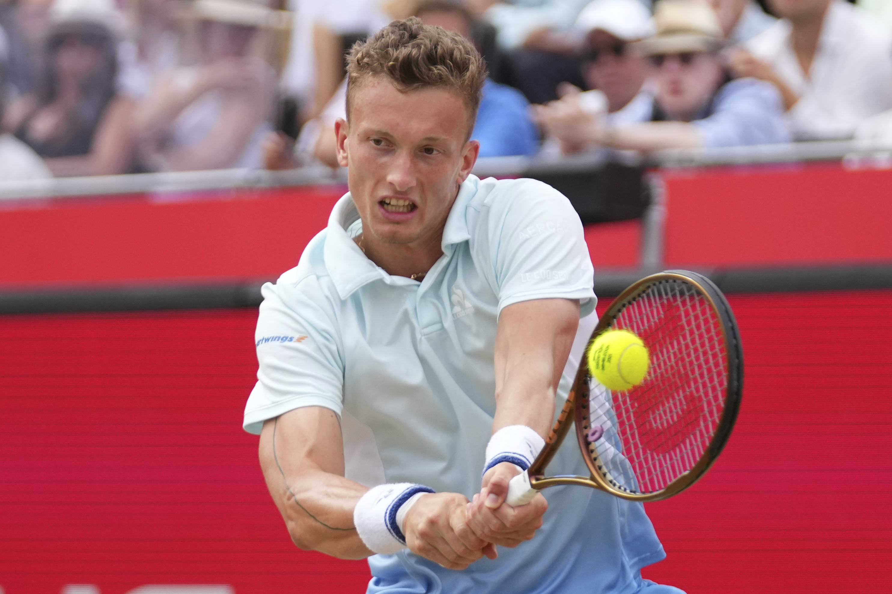 开云体育官方网站-澳网轻取拉沃尔杯，阿尔卡拉斯点燃赛场