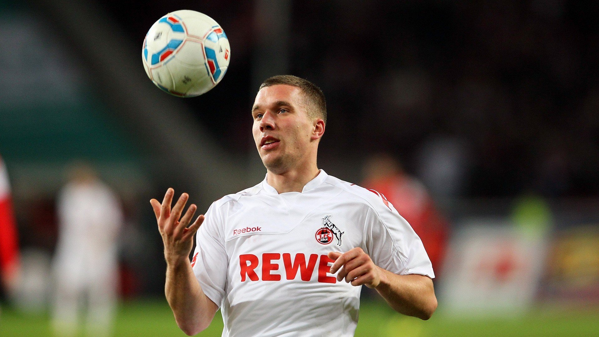 足球无疆界，当巴斯托尼在委内瑞拉与爱尔兰的慈善赛里捍卫了信仰