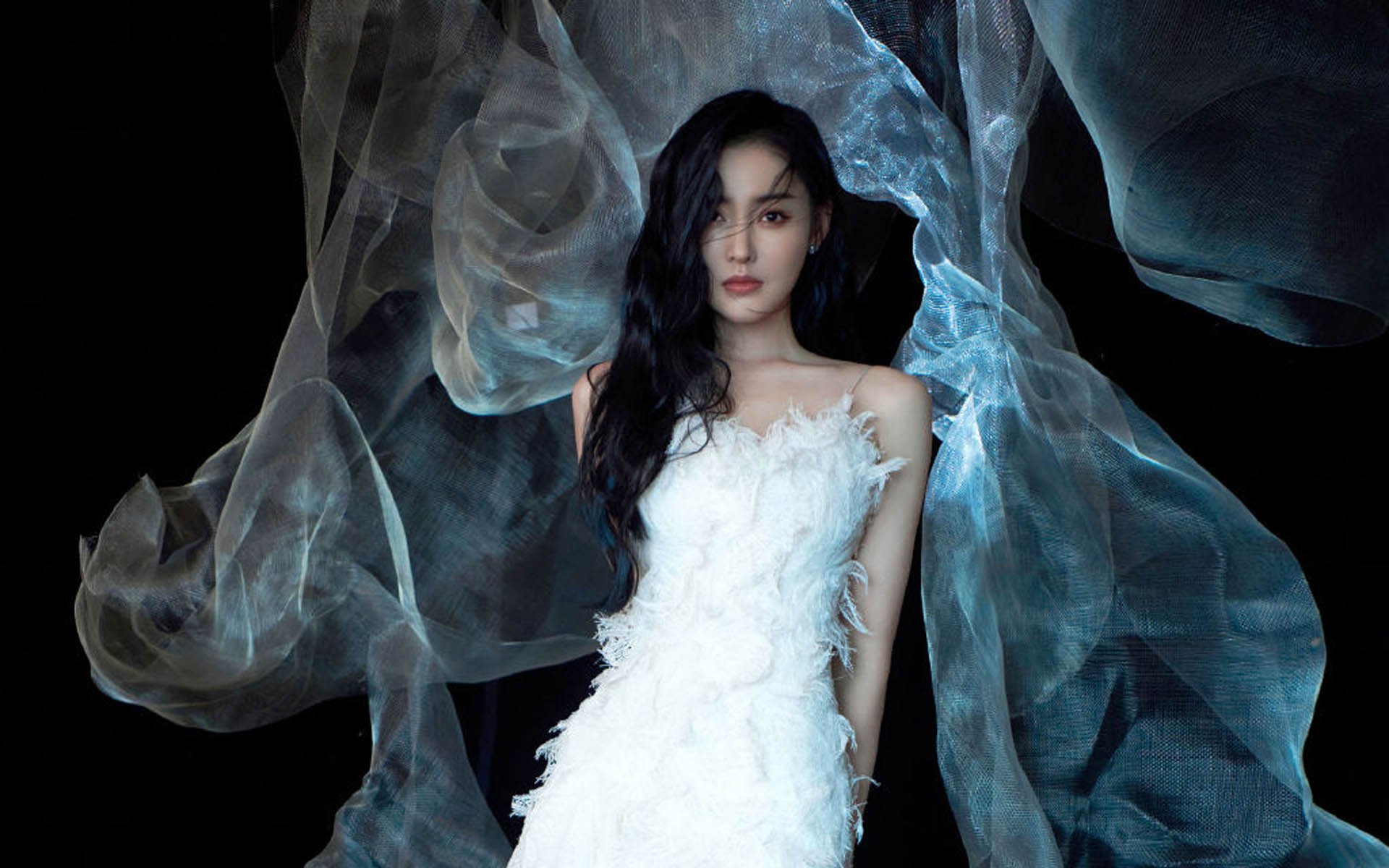 贝恩火力全开完美主宰赛场 骑士攻防一体全面压制掘金