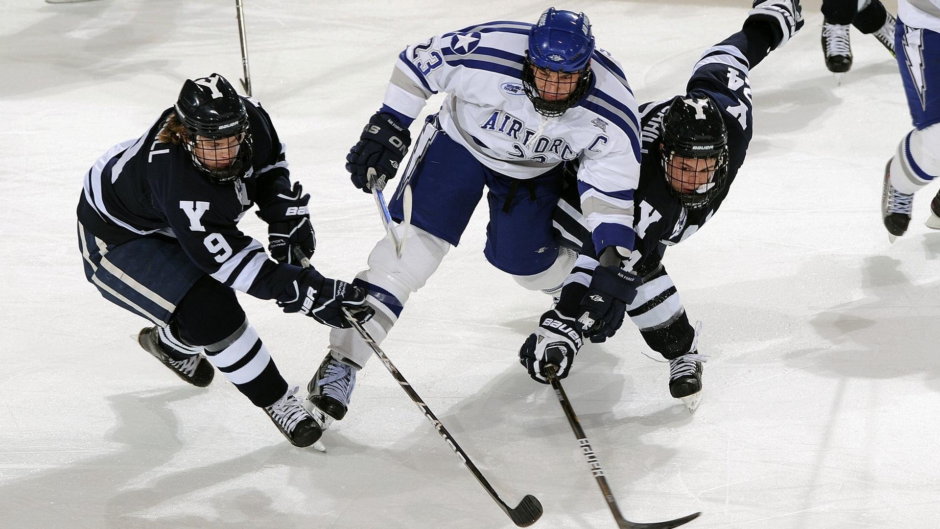 贝恩孤星难耀夜，绿军铁骑踏火箭，当个人英雄主义遭遇体系碾压